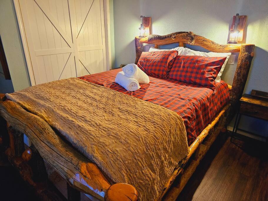 Private Cabin- Breakfast - Double Tub - 75In Tv - Sup - Washer Dryer - Bbq West Point المظهر الخارجي الصورة